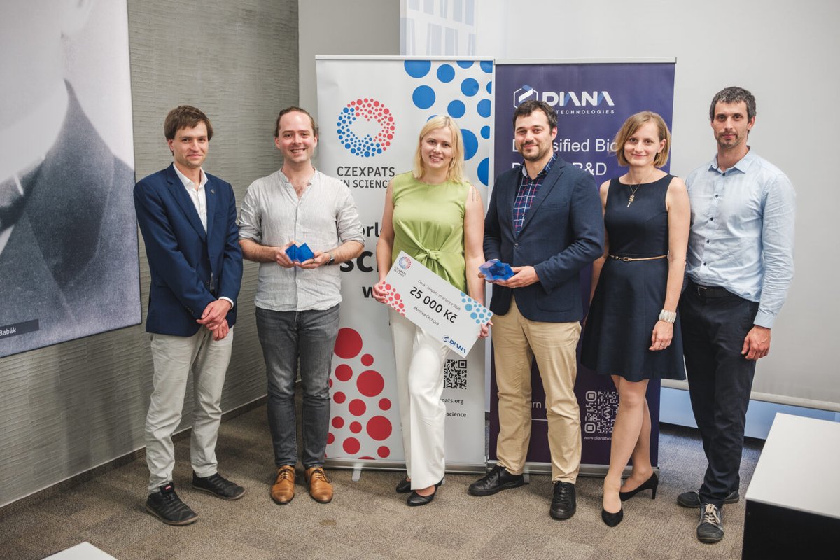 Czexpats In Science (@czexpats) on Twitter photo 📢 Tři osobnosti, tři příběhy, tři vědecké světy - takové bylo předávání druhého ročníku letošní Ceny <a href="/czexpats/">Czexpats In Science</a> !
<a href="/biomonika/">Monika Cechova Mich</a>, <a href="/DrapalJakub/">Jakub Drapal</a> a <a href="/stanislavfort/">Stanislav Fort</a> jsou výjimeční mladí vědci, z nichž každý přináší do české vědy jiný pohled i přístup. Jak vypadalo slavnostní předávání 📢 Tři osobnosti, tři příběhy, tři vědecké světy - takové bylo předávání druhého ročníku letošní Ceny <a href="/czexpats/">Czexpats In Science</a> !
<a href="/biomonika/">Monika Cechova Mich</a>, <a href="/DrapalJakub/">Jakub Drapal</a> a <a href="/stanislavfort/">Stanislav Fort</a> jsou výjimeční mladí vědci, z nichž každý přináší do české vědy jiný pohled i přístup. Jak vypadalo slavnostní předávání