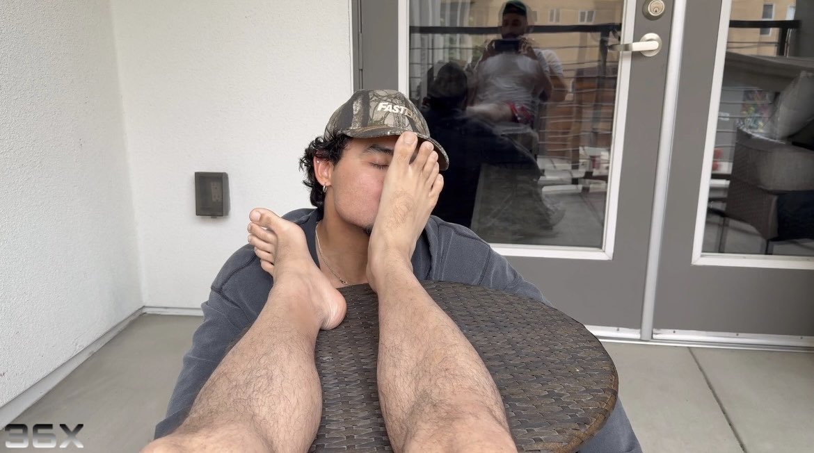 3sixxxalex (@3sixxxalex) on Twitter photo Worship sesh with <a href="/DesiVerseXXX/">Naveen Roy || NYC ||</a> out on the balcony💦
#malefeet #malefootfetish #guysfeet Worship sesh with <a href="/DesiVerseXXX/">Naveen Roy || NYC ||</a> out on the balcony💦
#malefeet #malefootfetish #guysfeet