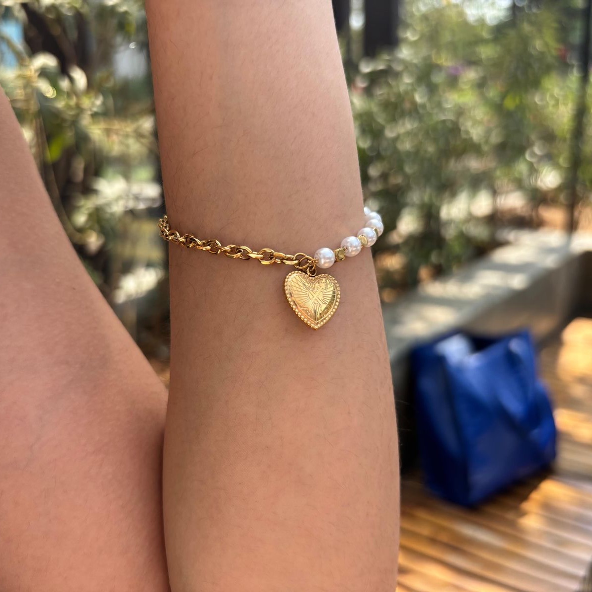 amaraandco's tweet photo. Affordable, stackable, and dangerously cute. Thatโs it. Thatโs the tweet.
#AmaraAndCo #StackEmUp #JewelleryAddict #EverydayLuxury #BraceletFrenzy #StyleMadeSimple https://t.co/QCBzIKi4dO