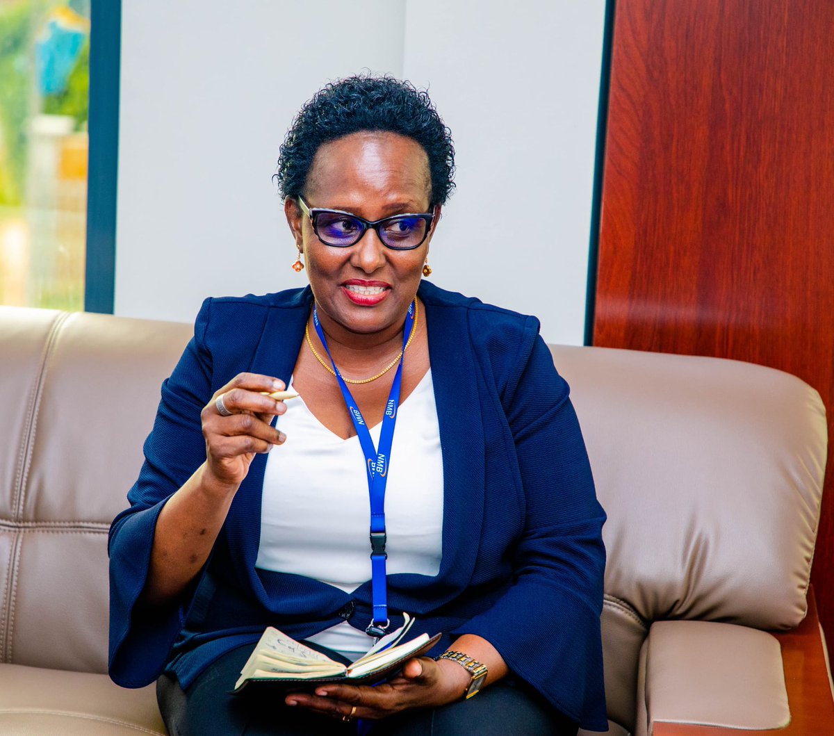 Nimetembelewa na ugeni wa Watendaji wa Benki ya NMB wakiongozwa na Bi. Vicky Bishubo, Meneja mahusiano Benki na Serikali waliokuja kujitambulisha na kunitambulisha bidhaa mbalimbali zinazotolewa na Benki hiyo. 

Katika kikao hicho niliwakaribisha ofisini kwetu na kuwatambulisha