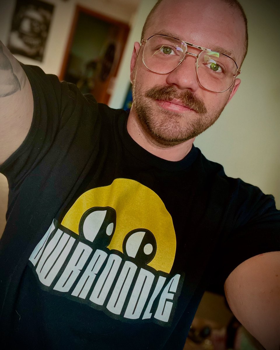 The new DWBroodle Shirts be looking FRESH 💎