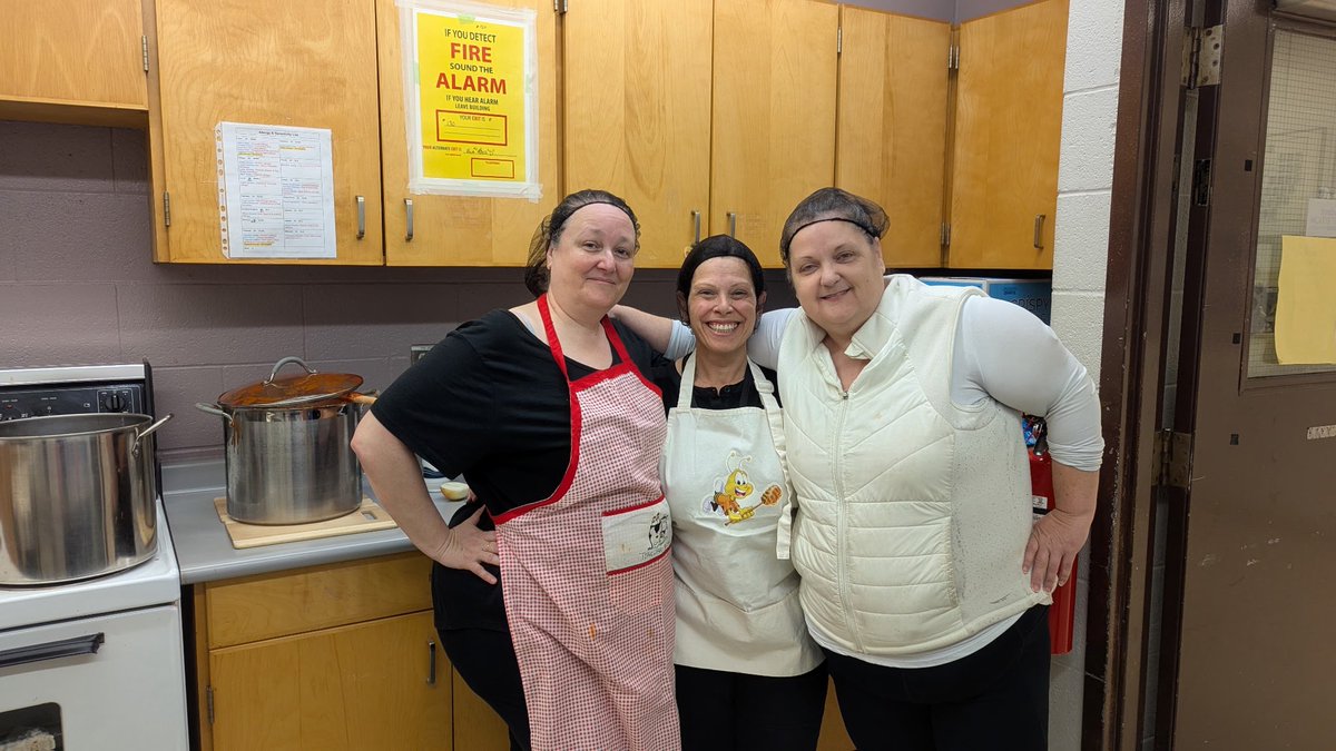 AFLToronto's tweet photo. Another amazing example of SNP heroes in action. Sandra and her team of volunteers at St Maurice coordinated a pasta fundraiser to support the nutrition program at the school. #angelsatwork https://t.co/MBsCGHWXsQ