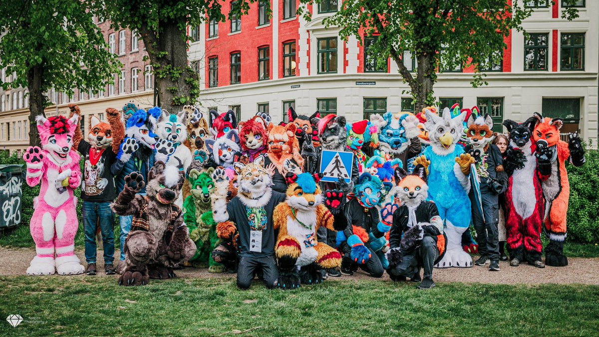 EspressoYeen (@espressoyeen) on Twitter photo Yet another cozy furmeet in Copenhagen with a lovely bunch of furs—including <a href="/NinjaFox_DK/">NinjaFox 🔜 NFC</a> and <a href="/KaineShepherd/">Kaine</a>! If you look closely, you can see my donut 🍩
📸: <a href="/KyanitePhotos/">Kyanite Photography</a>
#fursuit #hyena #yeen #furry #espressoyeen #fox #arcticfox #germanshepherd #dog Yet another cozy furmeet in Copenhagen with a lovely bunch of furs—including <a href="/NinjaFox_DK/">NinjaFox 🔜 NFC</a> and <a href="/KaineShepherd/">Kaine</a>! If you look closely, you can see my donut 🍩
📸: <a href="/KyanitePhotos/">Kyanite Photography</a>
#fursuit #hyena #yeen #furry #espressoyeen #fox #arcticfox #germanshepherd #dog