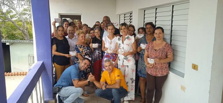 Con  #HonorHolguinero y el acompañamiento de Joel Queipo Ruíz ,  Secretario del PCC en #Holguínsí se desarrolló la Reunión del Secretariado Provincial de la CTC felicitó a todos por el excelente desfile y una hermosa postal por el dia de las madres.
