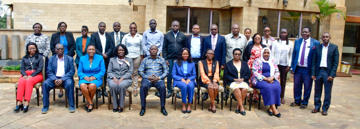 kuweehub2's tweet photo. We have had a great discussion with @County19Nyeri on ways to translate research findings into practical policies and programs for wen's economic empowerment. Thank you @GovernorKahiga for your presence and invaluable insights on ways to bridge the gap between data and policy https://t.co/rzZsRpAeK6