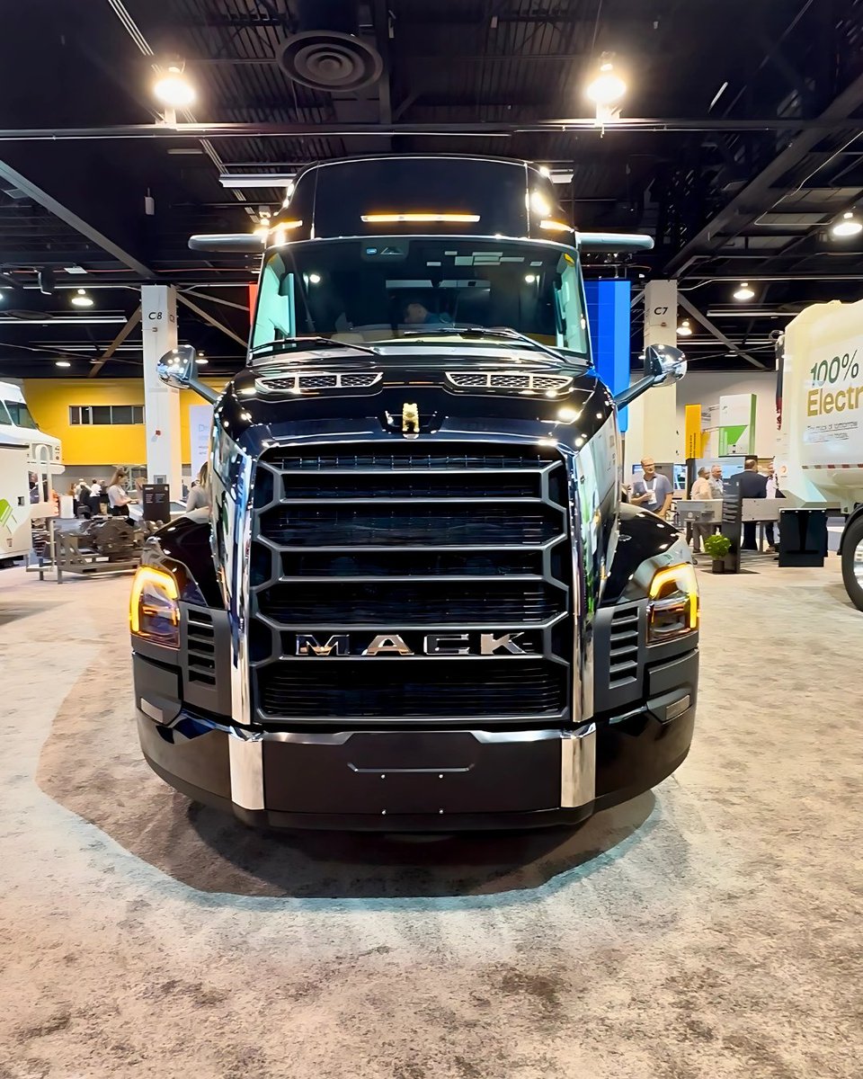 MackTrucks's tweet image. 🚛 Big announcements out of @ACTExpo last week!
President Jonathan Randall unveiled the battery-electric Mack Pioneer. Attendees also got a look at our proprietary e-axle and the @Proterra_ batteries that will power the Mack Pioneer Electric. ⚡️🔋