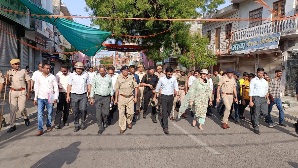 AKASHVANI NEWS RAJASTHAN (@airnews_jaipur) on Twitter photo рдмрд╛рдбрд╝рдореЗрд░ рд╕реЗ рд▓рдЧрддреА рдЕрдВрддрд░реНрд░рд╛рд╖реНрдЯреНрд░реАрдп рд╕рд░рд╣рдж рдкрд░ рд╕реБрд░рдХреНрд╖рд╛ рдПрдЬреЗрдВрд╕рд┐рдпрд╛рдВ рд╡рд┐рд╢реЗрд╖ рд╕рддрд░реНрдХрддрд╛ рдмрд░рдд рд░рд╣реА рд╣реИрдВред рдЗрд╕ рдмреАрдЪ рд╢рд╣рд░ рдореЗрдВ рднреА #рдореЙрдХрдбреНрд░рд┐рд▓ рдХреА рдЧрдИред <a href="/BarmerDm/">Barmer District Collector & Magistrate</a> <a href="/AIR_JaswantDudy/">Jaswant Dudy</a> рдмрд╛рдбрд╝рдореЗрд░ рд╕реЗ рд▓рдЧрддреА рдЕрдВрддрд░реНрд░рд╛рд╖реНрдЯреНрд░реАрдп рд╕рд░рд╣рдж рдкрд░ рд╕реБрд░рдХреНрд╖рд╛ рдПрдЬреЗрдВрд╕рд┐рдпрд╛рдВ рд╡рд┐рд╢реЗрд╖ рд╕рддрд░реНрдХрддрд╛ рдмрд░рдд рд░рд╣реА рд╣реИрдВред рдЗрд╕ рдмреАрдЪ рд╢рд╣рд░ рдореЗрдВ рднреА #рдореЙрдХрдбреНрд░рд┐рд▓ рдХреА рдЧрдИред <a href="/BarmerDm/">Barmer District Collector & Magistrate</a> <a href="/AIR_JaswantDudy/">Jaswant Dudy</a>