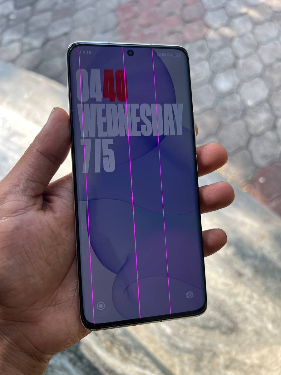ahinahi1's tweet photo. Spotted the 3rd pink line again for xiaomi13pro after the hyperos2 update verydisappointed service from @XiaomiIndia @XiaomiHyperOS_ to flagship user @MiIndiaSupport please check into this issue @Xiaomi @sandeep9sarma @alvintse @s_anuj @Naik6Ashwin @gautmeluv @Parthac121 @Huilgol https://t.co/Jkf8OAt5aW