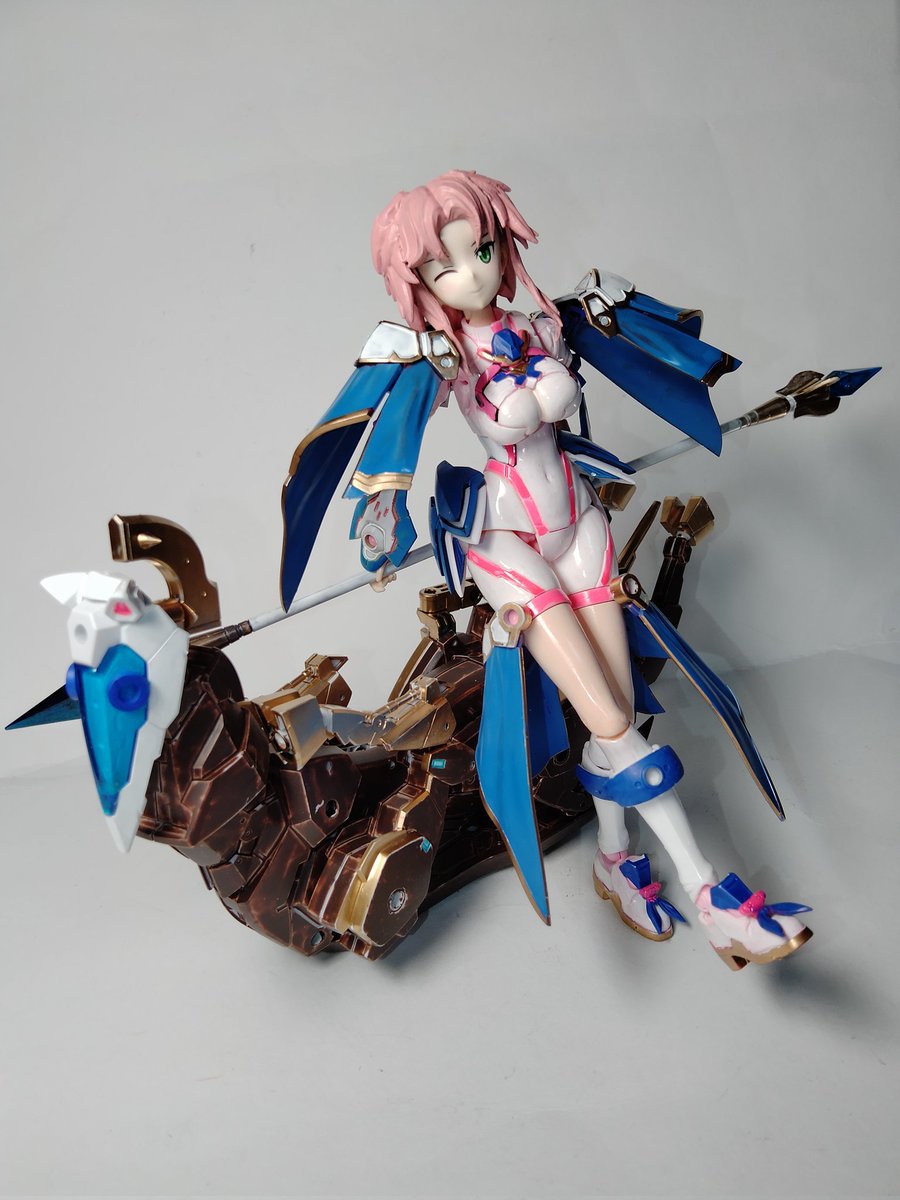 goziyo's tweet image. 「アクア・マリン」
ゴンドラを華麗に操り海の上なら
どこへでも駆けつける水の魔導士
オールは魔法を繰り出す杖でもある
#30MSバトルギアコンテスト
#30MS