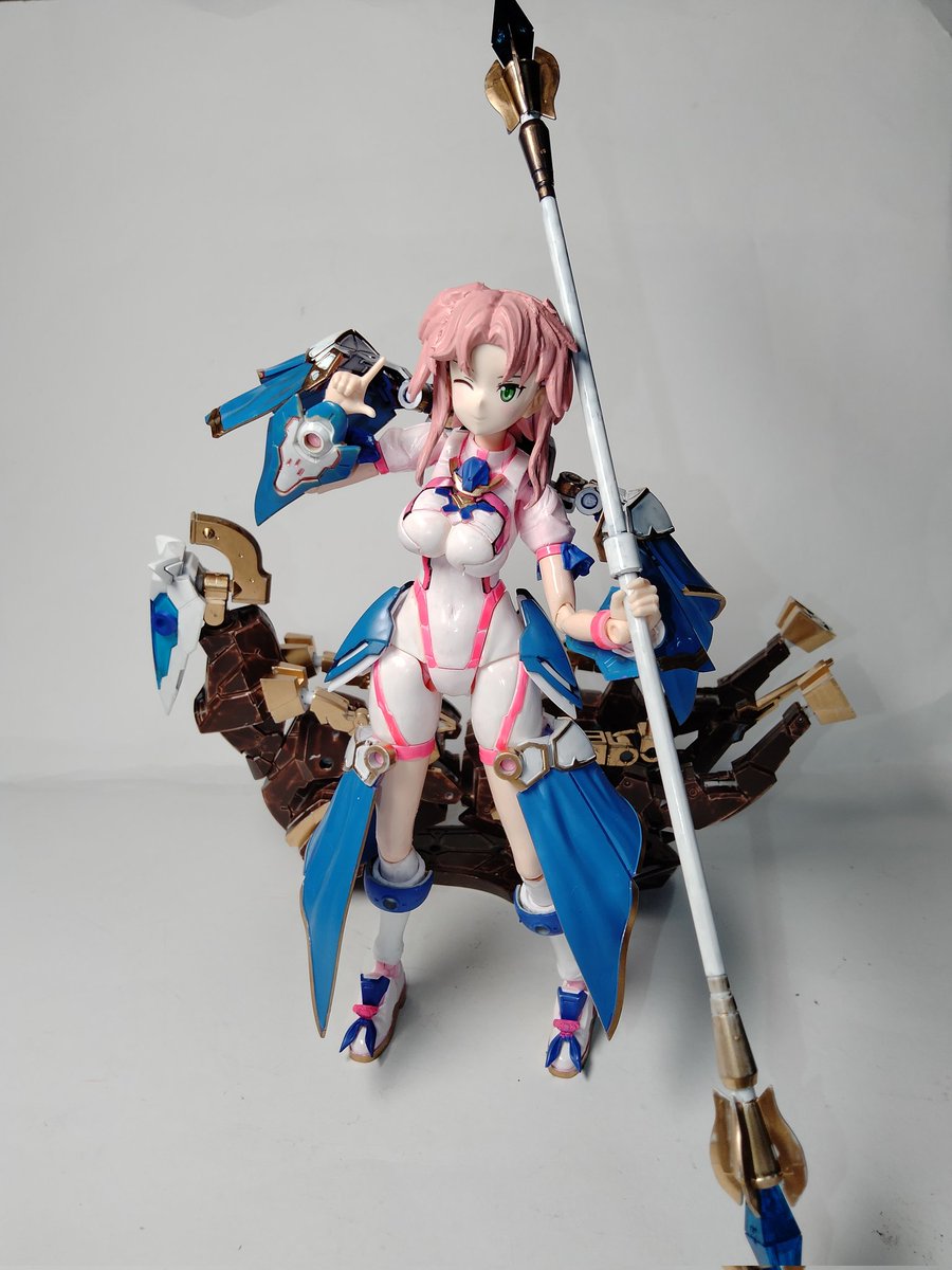 goziyo's tweet image. 「アクア・マリン」
ゴンドラを華麗に操り海の上なら
どこへでも駆けつける水の魔導士
オールは魔法を繰り出す杖でもある
#30MSバトルギアコンテスト
#30MS