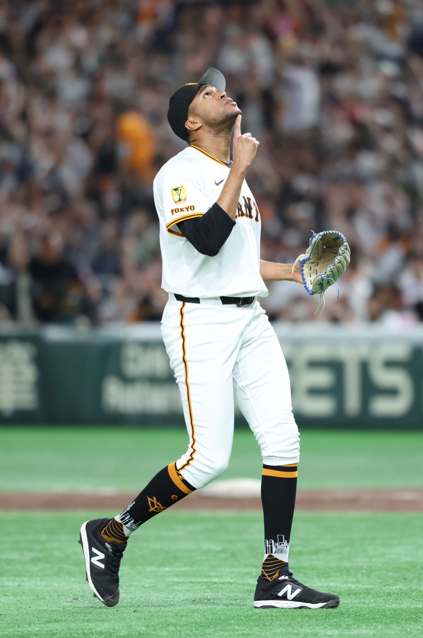 新品未使用　読売巨人 ジャイアンツ　トレーニングウエア NIKE オーセンティック アパレル2025を発売 | 読売ジャイアンツ