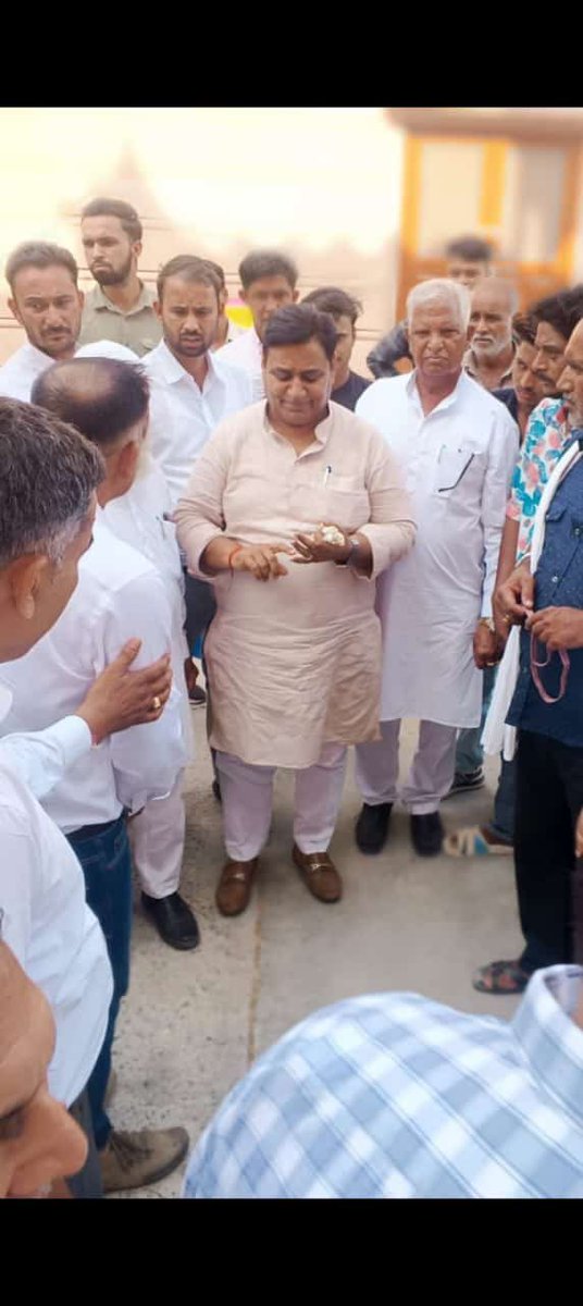 आईदानराम भाटी (एडवोकेट) 🇮🇳 (@irbhatiinc) on Twitter photo पीसीसी प्रदेश अध्यक्ष श्री <a href="/GovindDotasra/">Govind Singh Dotasra</a> व राजस्थान विधानसभा नेता प्रतिपक्ष श्री <a href="/TikaRamJullyINC/">Tika Ram Jully</a> जी के नागौर आगमन के दौरान कांग्रेस पदाधिकारियों के साथ मुलाक़ात के दौरान ।
#nagaur #नागौर पीसीसी प्रदेश अध्यक्ष श्री <a href="/GovindDotasra/">Govind Singh Dotasra</a> व राजस्थान विधानसभा नेता प्रतिपक्ष श्री <a href="/TikaRamJullyINC/">Tika Ram Jully</a> जी के नागौर आगमन के दौरान कांग्रेस पदाधिकारियों के साथ मुलाक़ात के दौरान ।
#nagaur #नागौर