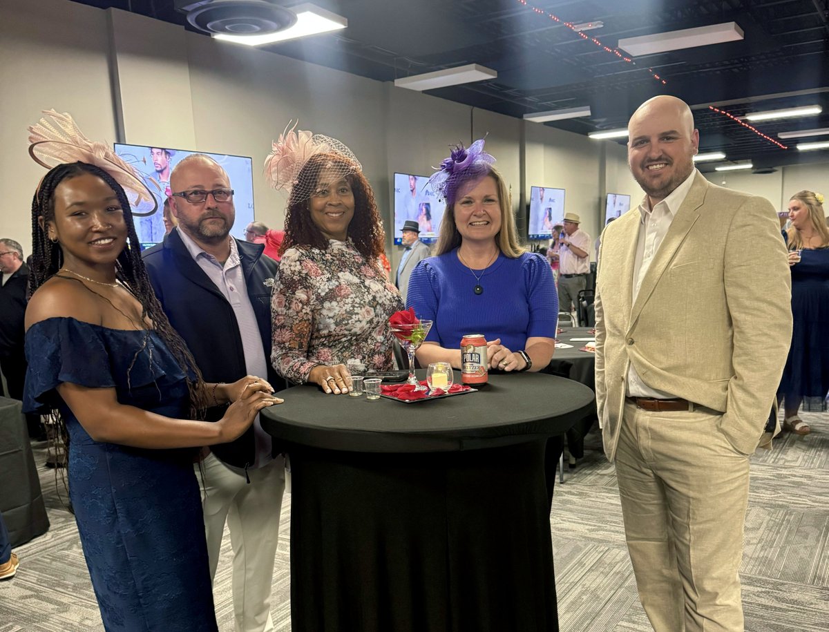 GrangerConstruc's tweet image. Granger had the privilege of sponsoring the Court House Downs: Gallop for the Glow Fundraiser event last weekend! Our Granger Ohio team members were decked out in their derby best for a night of race-watching and connecting with the community. It was an honor to attend!