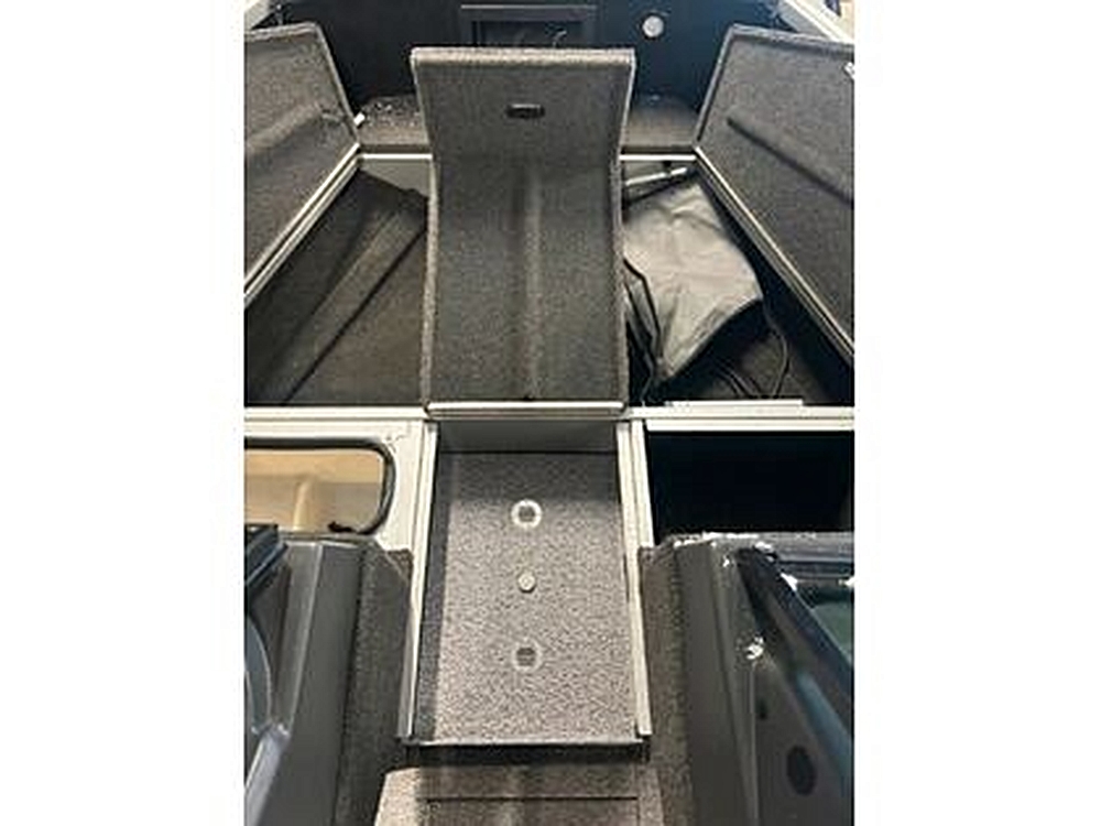 danebruce's tweet photo. 2016 Alumacraft VOYAGER 175 LIMITED EDITION $35,999 https://t.co/Jr49lxRnKv