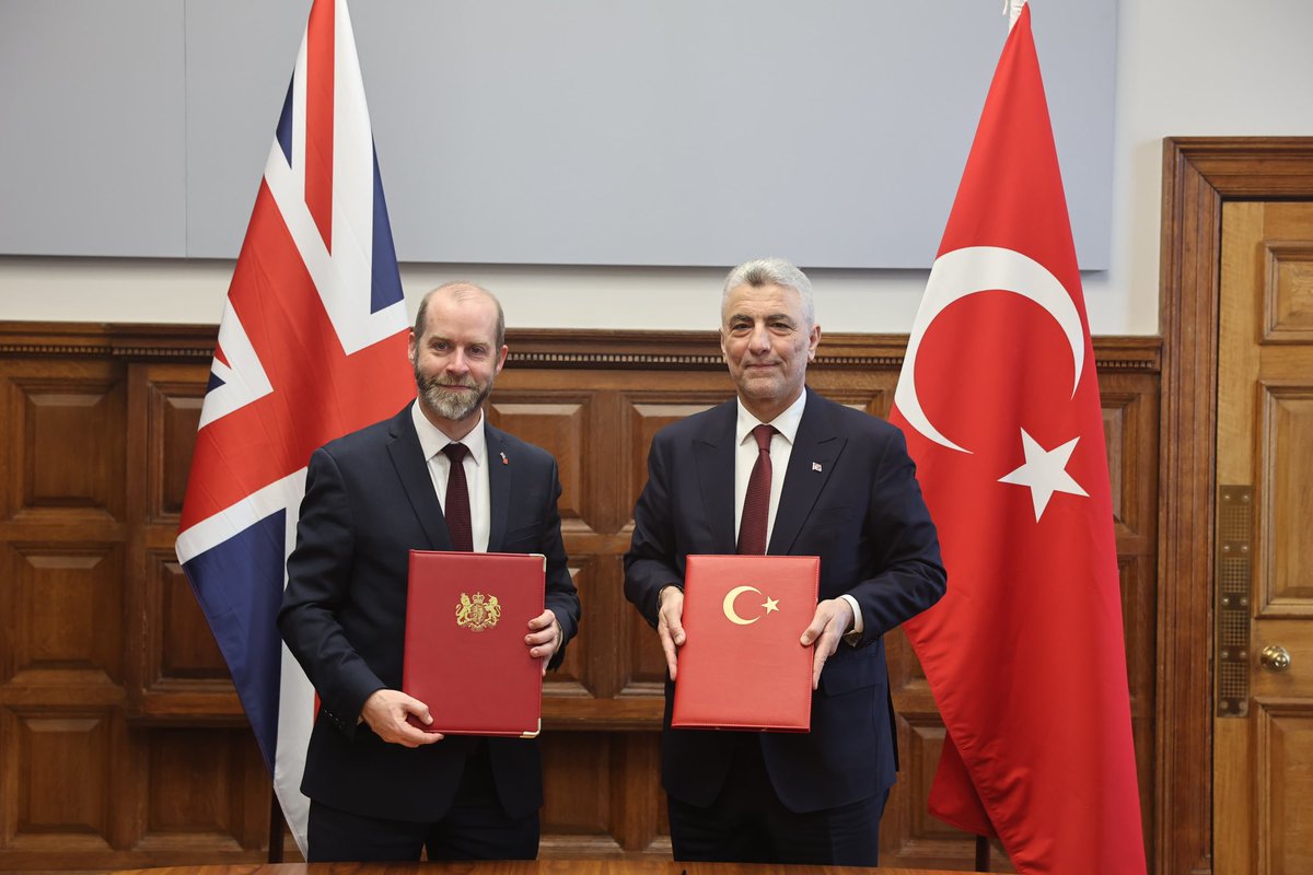 As part of our visit to London, we had a productive meeting today with the United Kingdom’s Secretary of State for Business and Trade, H.E Jonathan Reynolds.

We discussed our economic and commercial relations with our strategic partner, the United Kingdom, in all aspects—from