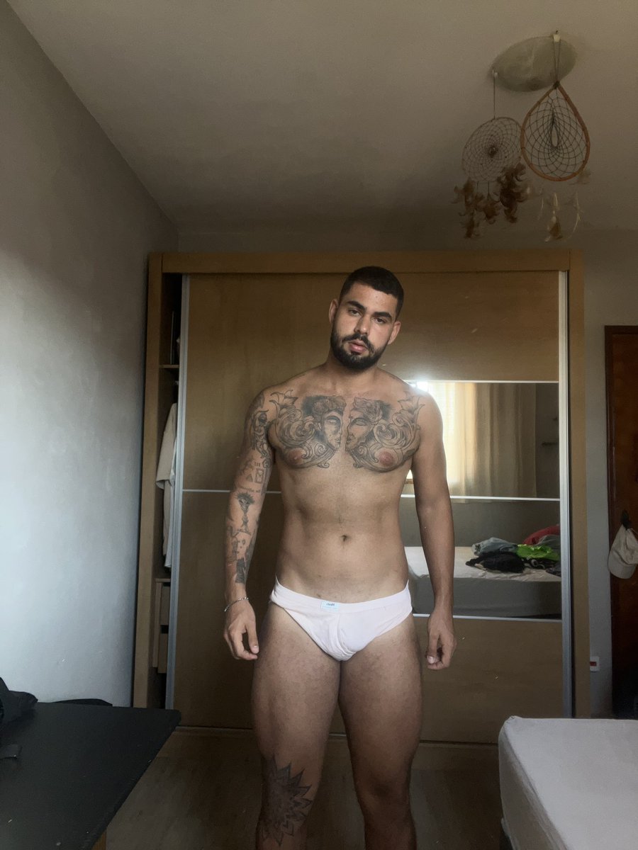 AdryanLicori3's tweet photo. Sempre parece que volto mais magro do RJ https://t.co/Km8UiuZohd