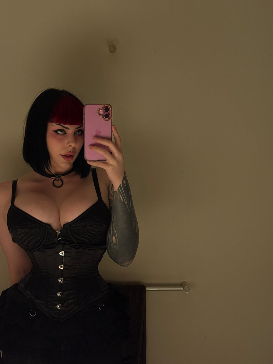 Mommy Mercy tweet media