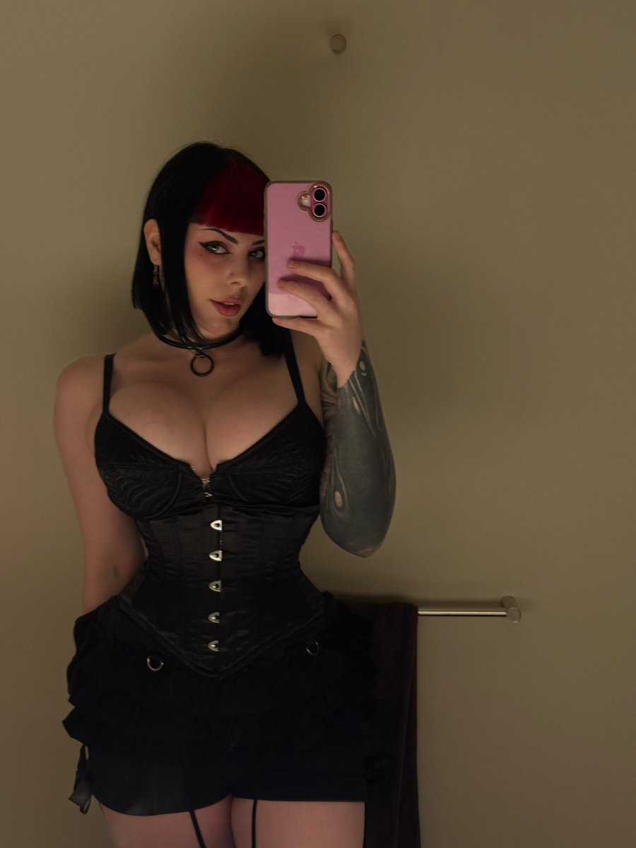 Mommy Mercy tweet media