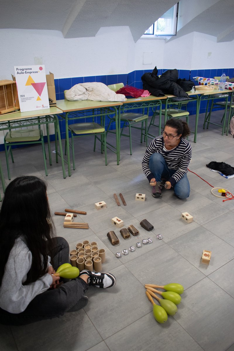 miradasinfan03's tweet photo. Pensar, jugar, experimentar, diseñar, ... y repensar sobre lo experimentado. Formación con Escuela Infantil Katiuskas en la que el espacio y los materiales están al servicio del juego del niño #AulaEmpresa+CyL @iesfrojas https://t.co/uJoWXYcKbr