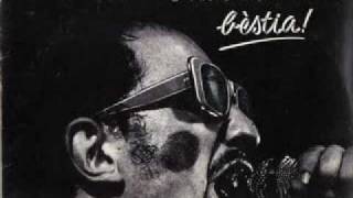 Avui al III Congrés Salvador Espriu n'he llegit el poema "Fira". He dit que el vaig conèixer en la veu d'Oriol Tramvia en un disc que obria la tradició del Punk català. He reinvindicat un Espriu Punk i he esmentat La banda trapera del rio i Zombie Pujol.
youtube.com/watch?v=okqx7W…