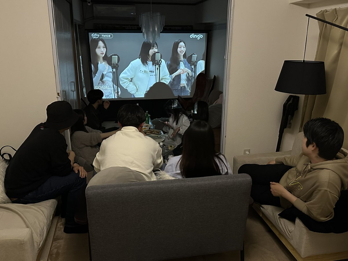 namochae_ikaku's tweet photo. 久々に関西ONCEのみんなと集まってワイワイ😆
食べて飲んでTWICE観て〜楽しかった😎

みんなありがとう！笑 https://t.co/bCcuZJucZL