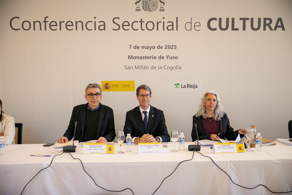lariojaorg's tweet photo. 📚 @CapellanGonzalo reitera la reivindicación de contar con las Glosas Emilianenses en la gran exposición que acogerá el Monasterio de San Millán. 

👉🏽 El presidente ha participado en la Conferencia Sectorial de Cultura celebrada en San Millán. 

🖇️ Info: https://t.co/AOjQRsZNob https://t.co/EiP37y6Ouv