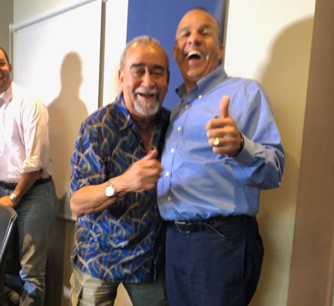 Hoy está de cumpleaños en gran Andy Montañés, felicidades,  salud y larga vida para él.