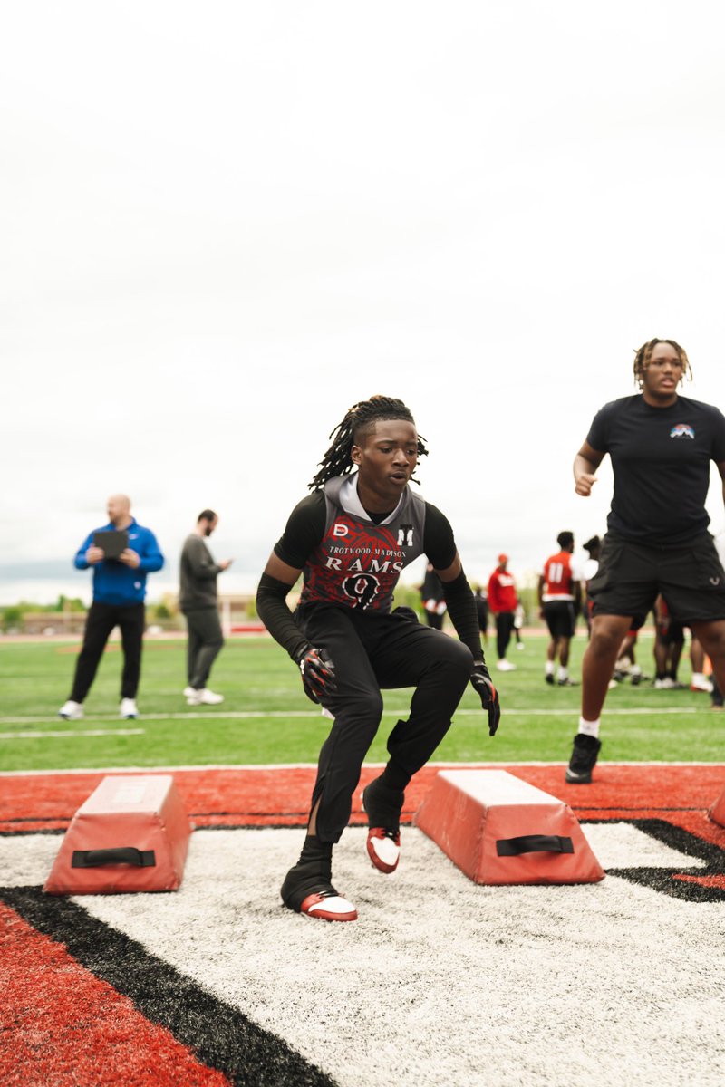 Junior Season 🍿🎥 NCAA ID: 2505596496