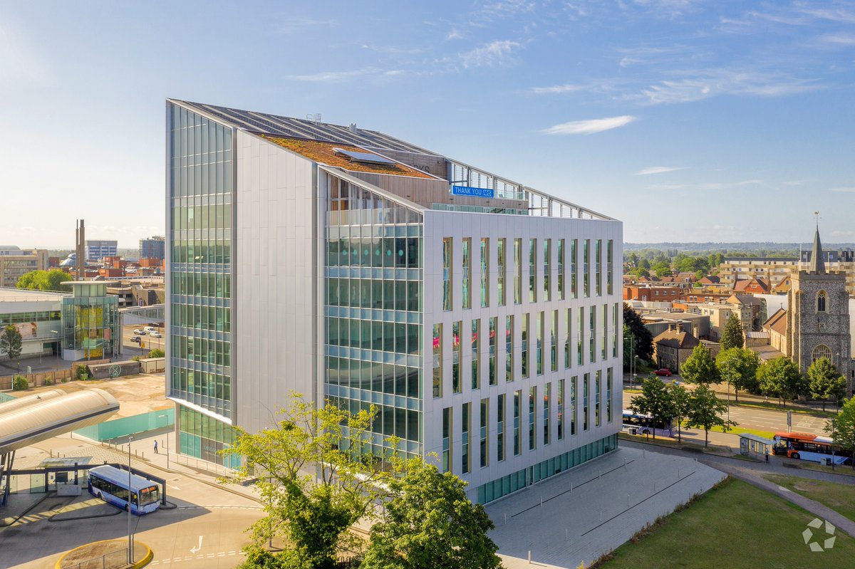 Take advantage of the fantastic spring sunshine at The Future Works, where a 3,100 sq ft communal roof terrace offers the chance to work outside, enjoy a coffee from Lucy's Kitchen al-fresco or just soak up some Vitamin D! Find out more at thefutureworksslough.com