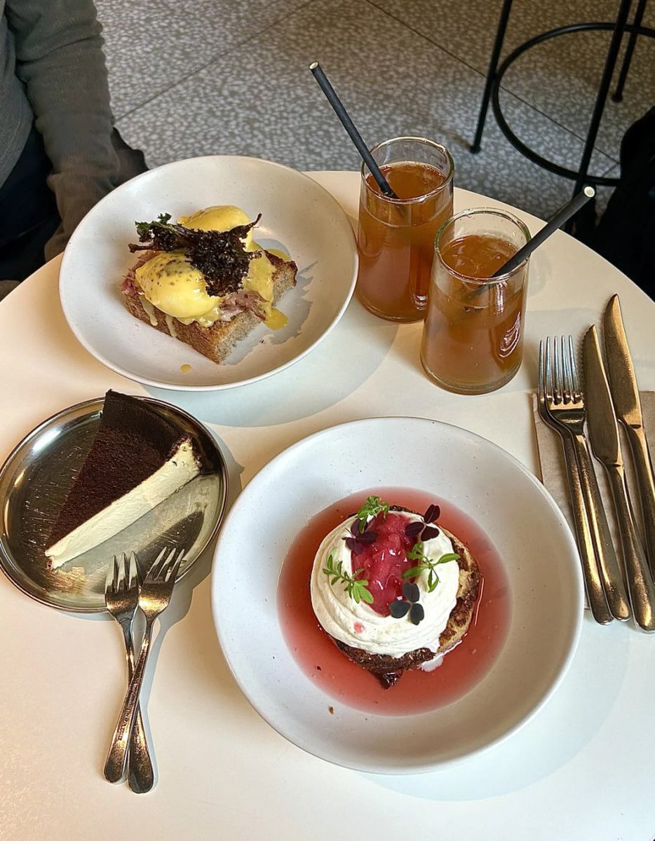 mancheng001's tweet photo. The weather in Manchester has been great lately ☀️~ I had a delicious brunch😋 #BritishStudents #UK https://t.co/vtUSUQHcHO