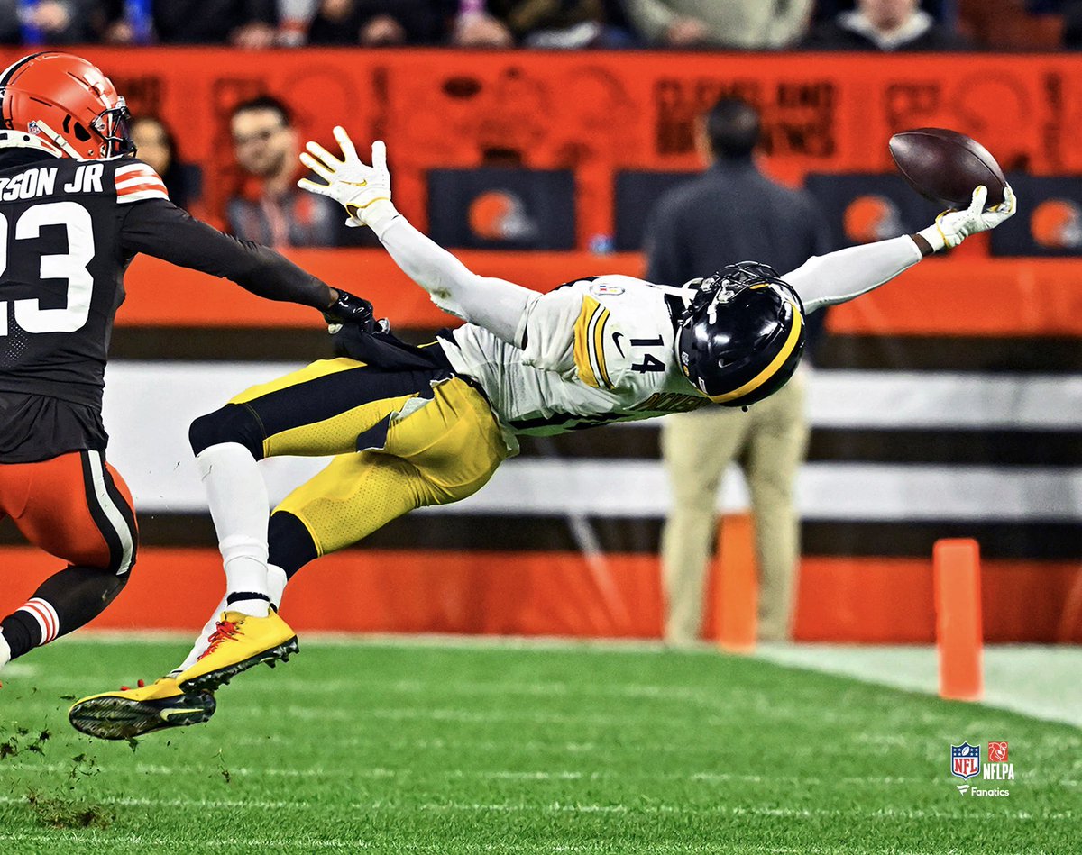 Reminder that George Pickens is 24 years old. Talent wise he could be in the same conversation as Justin Jefferson and Ja’Marr Chase if he had played the beginning of his career in an offense like those guys.

George Pickens might have the best hands in the league.