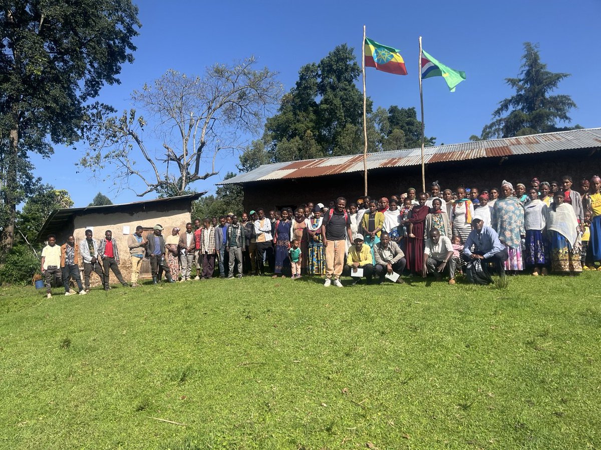 🌱🌍 Women coffee farmers met in Sheda Kebele, Kaffa zone in South-West #Ethiopia to launch our #CarbonCredit pilot! <a href="/OSSREA/">OSSREA</a> will showcase climate‑smart agroforestry to cut emissions &amp; boost incomes. #WomenInCoffee #ClimateFinance 
READ👉 ethiolatincoffee.com/community-meet…
<a href="/AecidEtiopia/">AECID Ethiopia</a>