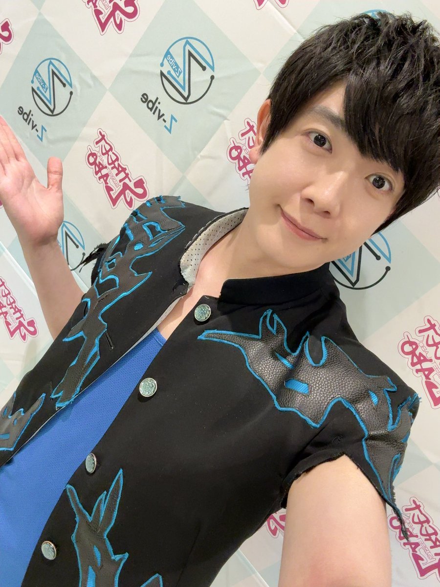 今日は

KT Zepp YOKOHAMAさんにて行われた

“Z-vibe”に出演させてもらいました🥰

どのアーティストさんも熱いライブで僕達も負けないように全力で頑張りました🤣🤣

またオルビのみんなと会えたのも嬉しかったですし、ずっと仲良しだったシモンくんにも久しぶりに会えて嬉しかったです😍

#ボイメン