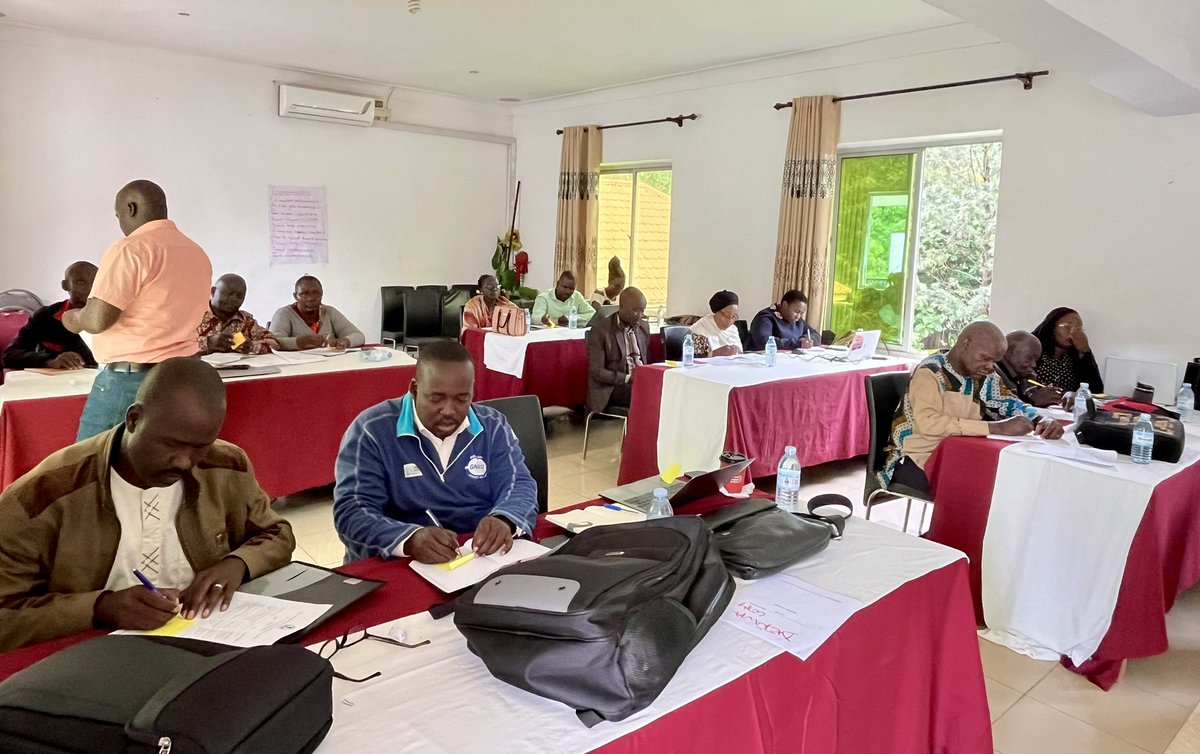 📌 
Ongoing in Jinja City is the Board of Directors’ Chairperson to some of organizations about the Board Charter / the organ that governs the boards.
#CSOcapacitybuilding
#NGOsustainability
#Systemsstrengthening