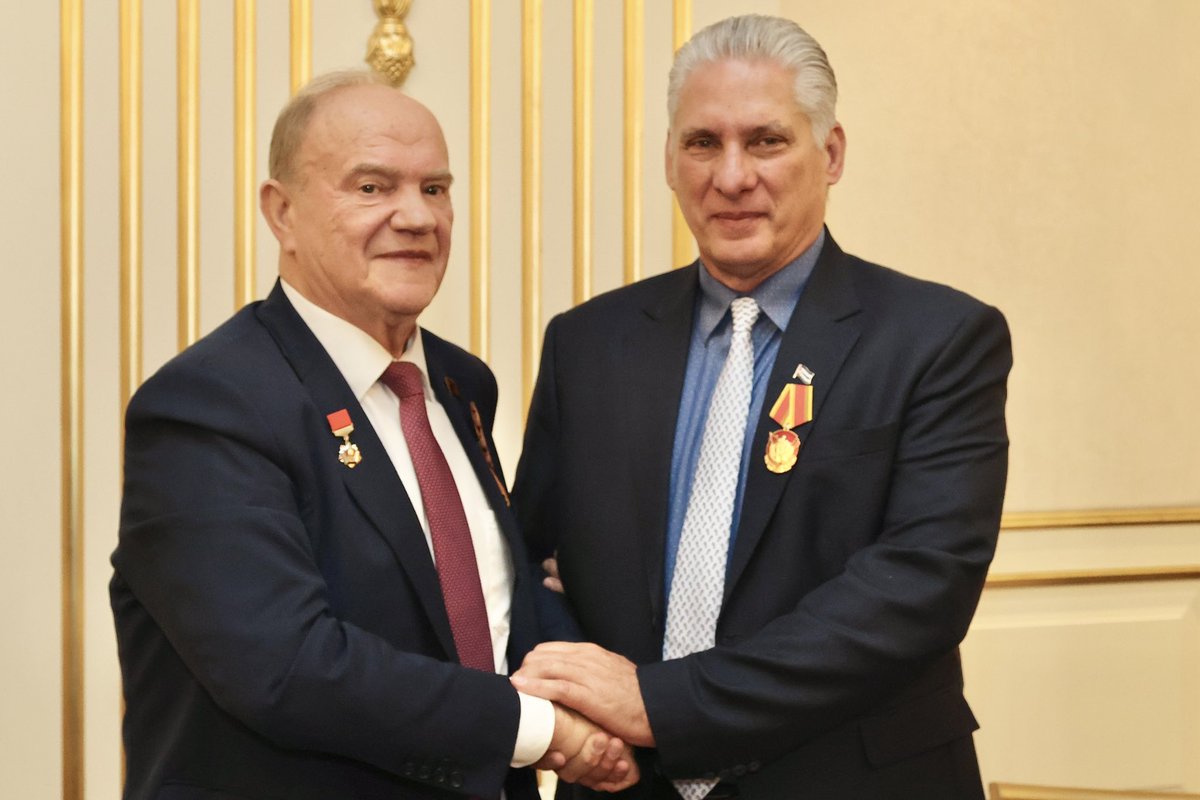Dr. Roberto Morales Ojeda (@drrobertomojeda) on Twitter photo La medalla en memoria de los 80 años de la victoria sobre el fascismo que fue entregada hoy a <a href="/DiazCanelB/">Miguel Díaz-Canel Bermúdez</a> por el Partido Comunista de la Federación de Rusia nos enorgullece a todos. ¡Muchas gracias! #DíazCanelEnRusia La medalla en memoria de los 80 años de la victoria sobre el fascismo que fue entregada hoy a <a href="/DiazCanelB/">Miguel Díaz-Canel Bermúdez</a> por el Partido Comunista de la Federación de Rusia nos enorgullece a todos. ¡Muchas gracias! #DíazCanelEnRusia