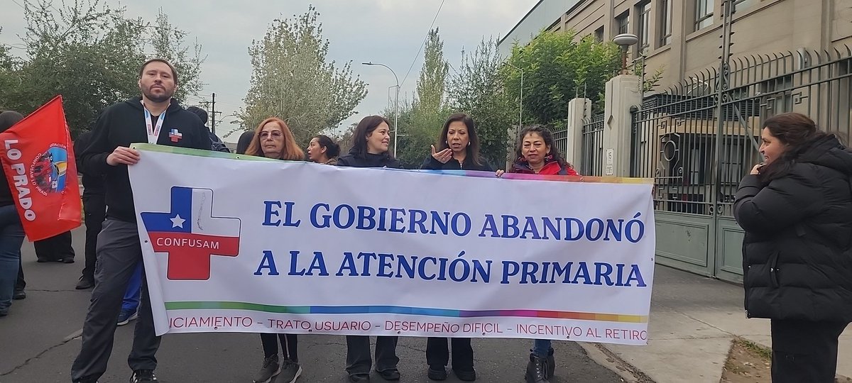 jessica11949923's tweet photo. “El gobierno le dio la espalda a la atención primaria: sin financiamiento, sin seguridad y con abandono total.”
#ContigoCHV #ConfusamChile https://t.co/Nb6k6kvIbC