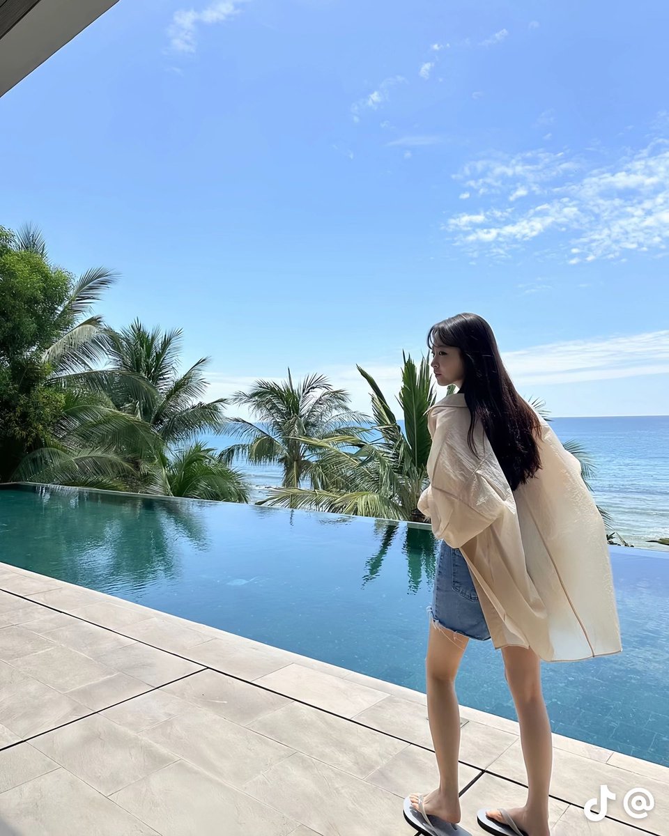 boyoungdoom's tweet photo. she does summer best #ParkBoYoung #OurUnwrittenSeoul https://t.co/WQRUE5yTct