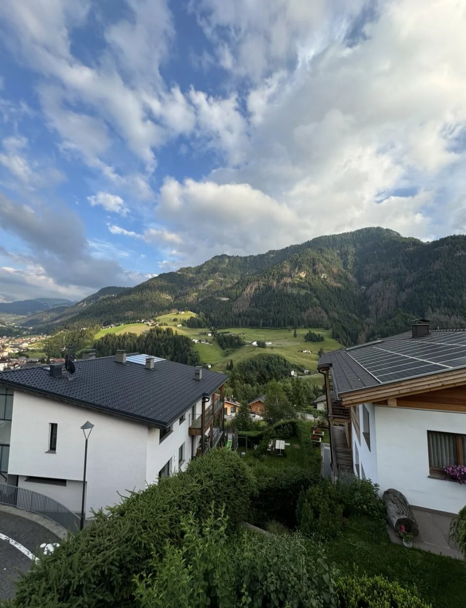 lina14430's tweet photo. The most beautiful scenery and the most simple folk customs I have ever seen in my life #Dolomites https://t.co/W5UBLJ8e8f
