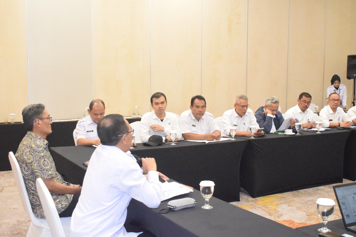 DISKOMINFOSAN's tweet image. Pemkab Sukabumi terus dorong cakupan UHC lewat BPJS Kesehatan.

Sekda: “Komitmen ini demi akses kesehatan yang adil dan merata.”

Cakupan: 97,24%
Keaktifan: Turun ke 69,98%

#Sukabumi #BPJS #UHC #JKN #PelayananKesehatan #SukabumiMubarakah