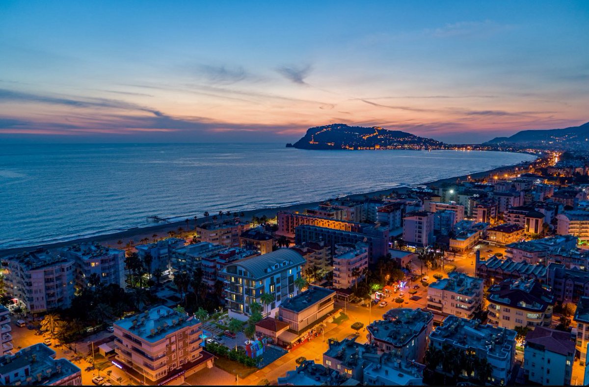 renderbyteammim's tweet image. “Every detail reflects the soul of a design.
Light, texture, and harmony with the surroundings form the heart of exterior design.
This render is a digital reflection of an architectural idea.’’
Render: @renderbyteammim
#mimari #rendering #exteriorremodeling