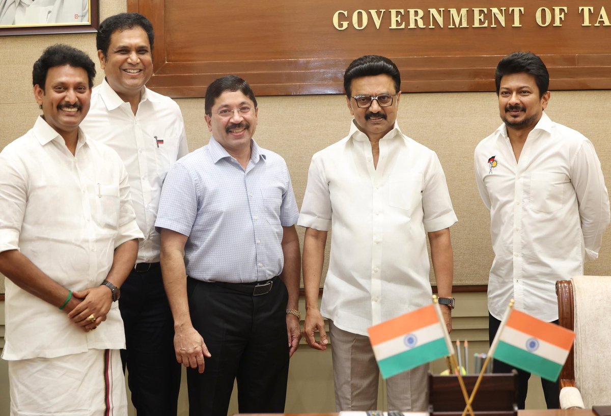 TRBRajaa's tweet image. இன்று காலை நமது திராவிட நாயகன் மாண்புமிகு முதலமைச்சர் மற்றும் நமது மாண்புமிகு துணை முதலமைச்சர் அவர்களோடு 🌄♥️

#StalinBuildsTN