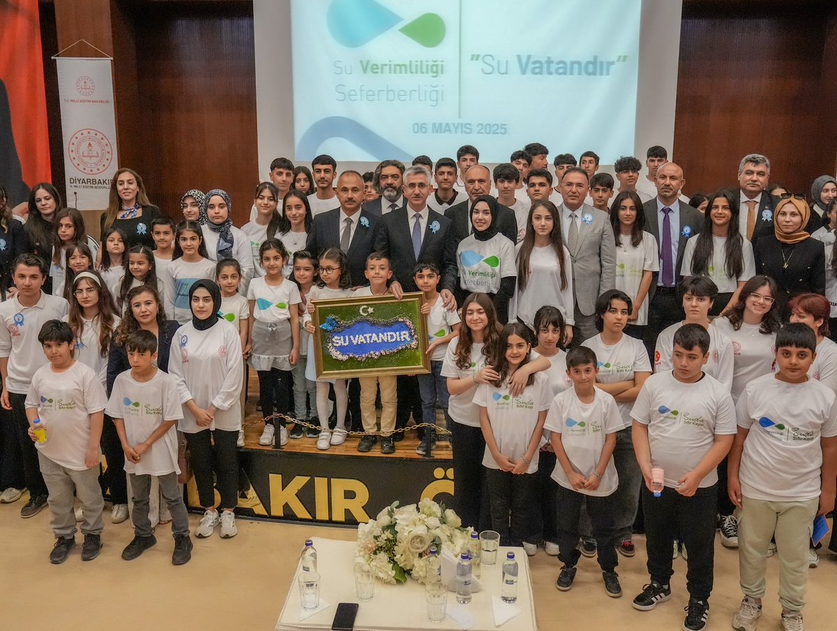 Millî Eğitim Bakanlığı (@tcmeb) on Twitter photo “Su Gönüllüsü Gençler Sahada” Projesi Yaygınlaşıyor💧
Öğrenci ve öğretmenlerden yoğun ilgi gören proje kapsamındaki “Su Verimliliği Seferberliği” tanıtım programı, Millî Eğitim Bakan Yardımcısı <a href="/yilmaznazif/">Nazif Yılmaz</a>'ın katılımıyla gerçekleşti.
📍Diyarbakır
👉🏻 meb.ai/kRmGzg “Su Gönüllüsü Gençler Sahada” Projesi Yaygınlaşıyor💧
Öğrenci ve öğretmenlerden yoğun ilgi gören proje kapsamındaki “Su Verimliliği Seferberliği” tanıtım programı, Millî Eğitim Bakan Yardımcısı <a href="/yilmaznazif/">Nazif Yılmaz</a>'ın katılımıyla gerçekleşti.
📍Diyarbakır
👉🏻 meb.ai/kRmGzg
