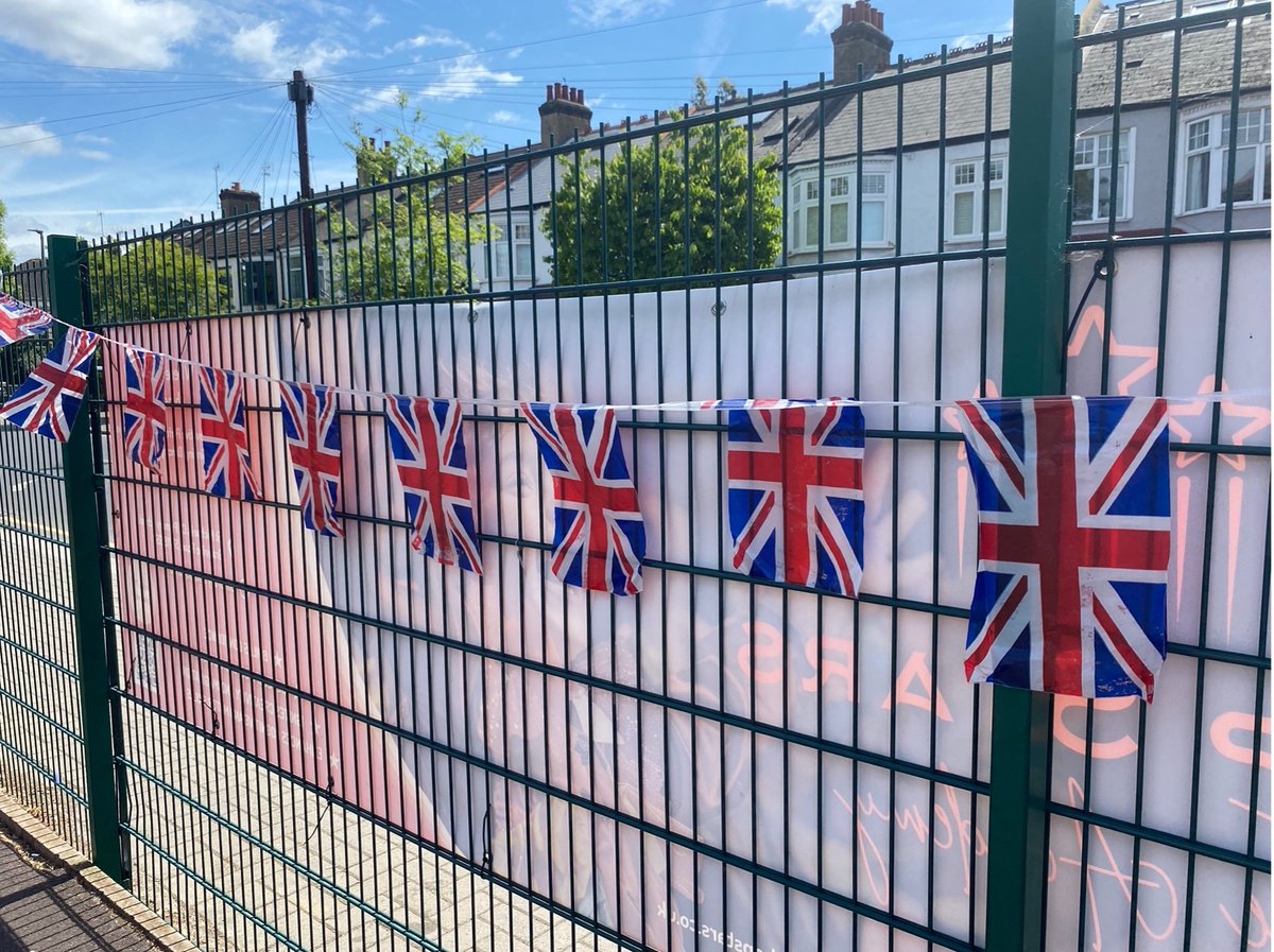 StMikesCoE's tweet photo. Setting the scene for tomorrow's VE 80 celebrations https://t.co/3iG9kLBR2G
