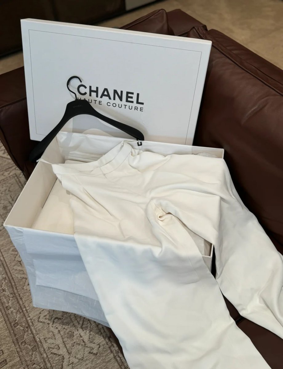 SultanAngger's tweet image. Chanel Haute Couture always has such a timeless elegance🥰🥰