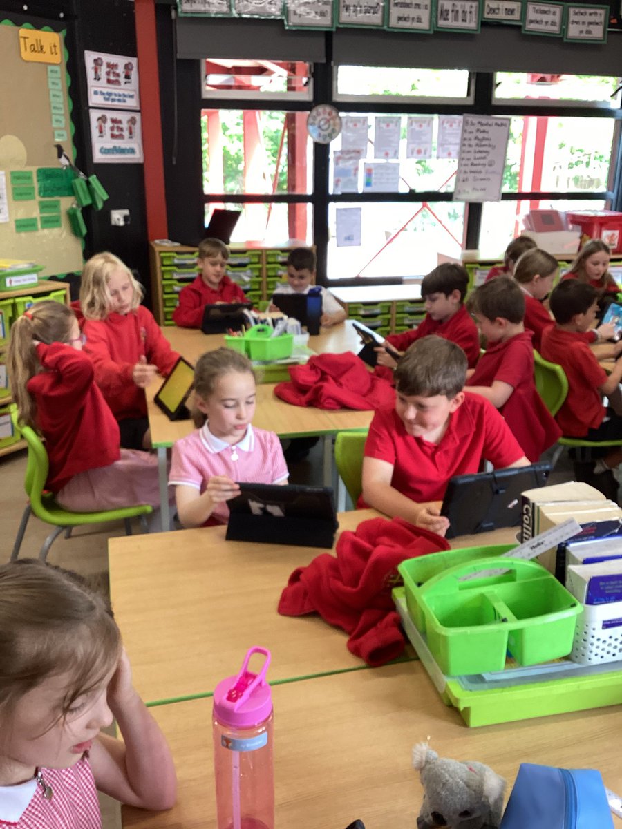 Year 5 used Welsh apps, Byd Cyw and Antur Cyw to practice sentence patterns on Welsh! <a href="/PentrepoethPrim/">Pentrepoeth Primary</a>