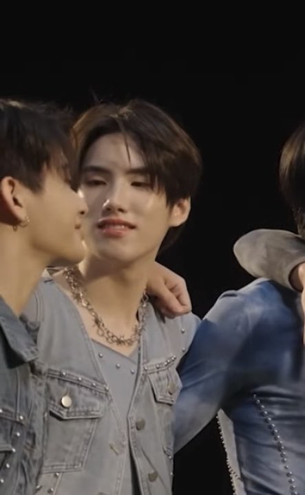 กลัวมันเผลอหอมแก้มญ่า😭😭🙏🏻🙏🏻🙏🏻🙏🏻