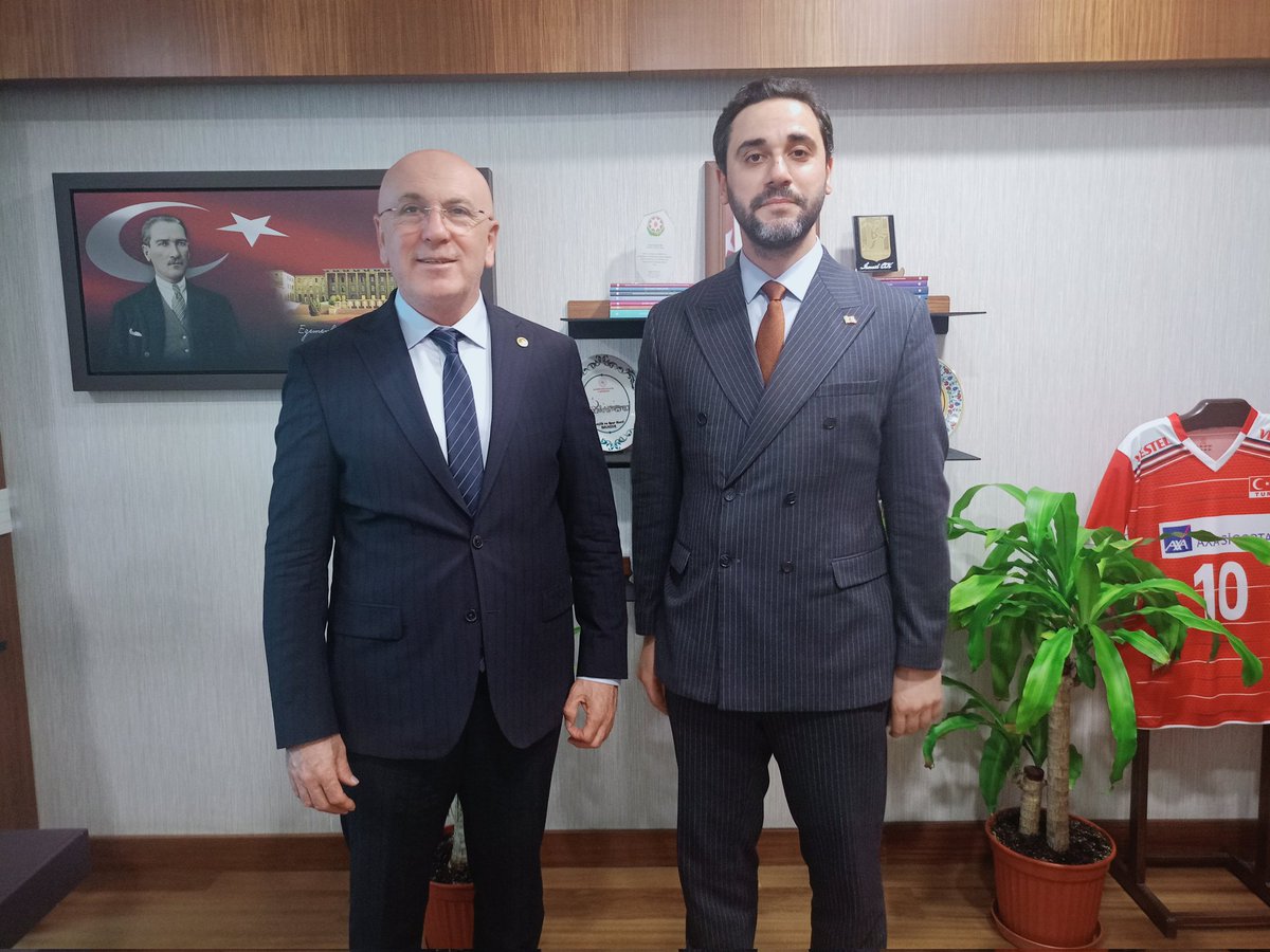 📍TBMM

Bugün Gazi Meclis' imizde İl Milli Eğitim Müdürümüz Murat Demir ve Vakıflar Bölge Müdürümüz Mikail Akıllı'yı misafir ettik. 

Nazik ziyaretlerinden ötürü kendilerine teşekkür eder, çalışmalarında başarılar dilerim.