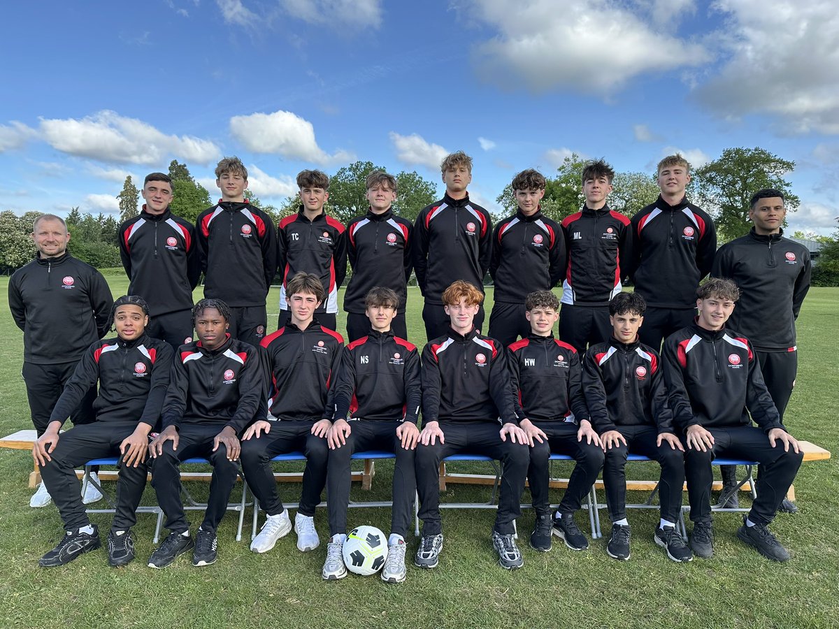 The mighty <a href="/DownsendSchool/">Downsend School</a> U16’s have arrived in Stoke ready for the <a href="/SchoolsFootball/">English Schools' Football Association</a> National Final. Wishing the squad the best of luck for what promises to be a memorable afternoon. Up the dogs 🐶🐾🐕
#TeamDownsend #RESPECT