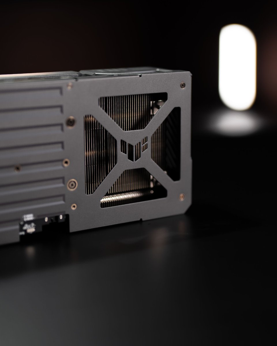 ASUS's tweet image. Don't let anything stop the game. 💪​

​#TUF Gaming GeForce RTX 50 Series:​
✅Triple-fan airflow​
✅Reinforced backplate​
✅Brushed metal shell ​

​Get yours now!👉 asus.click/RTX50Series​

​#RTX50 #RTX5070 #RTX5060Ti