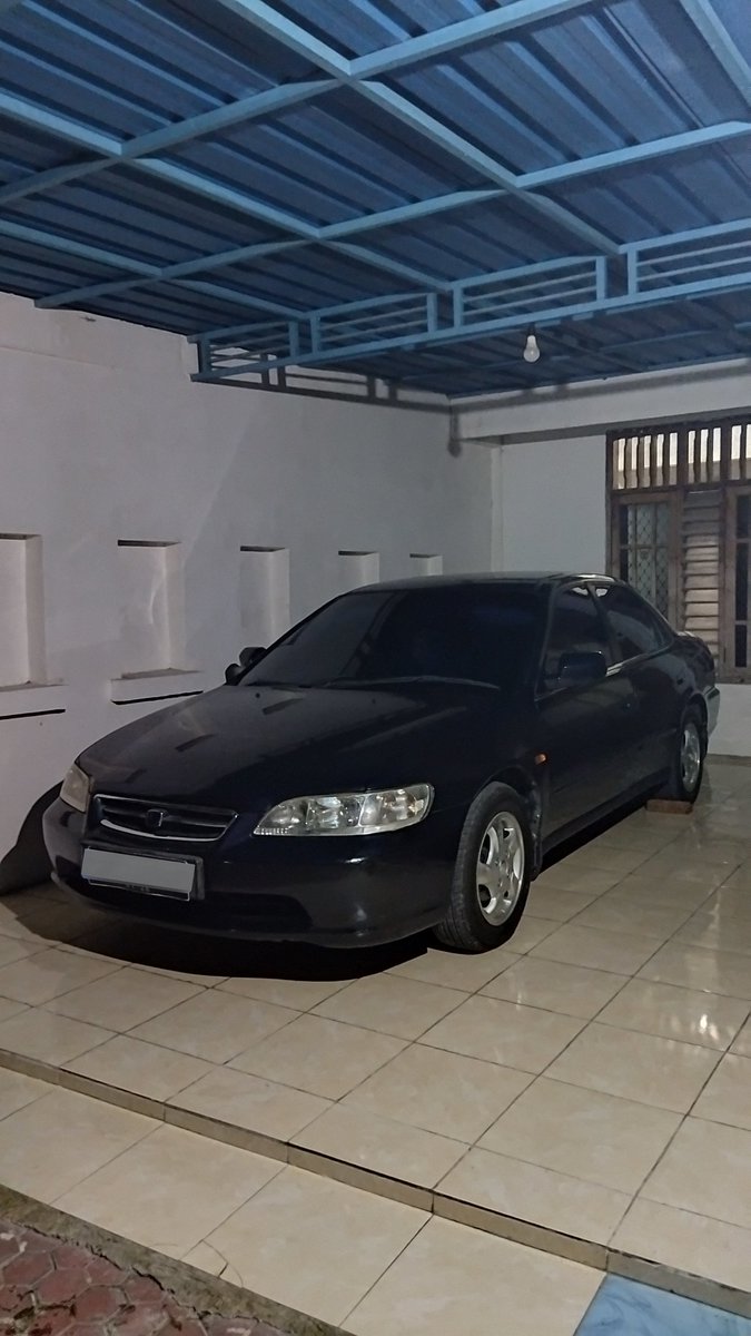 ikhsani87's tweet photo. @txtdariotomotif Honda Accord vtil tahun 2000 🔥 https://t.co/LyEV0LtEI1
